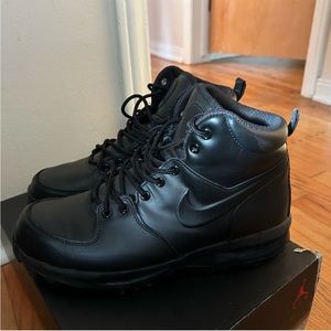 Nike Manoa boot size 10.5 asking $60